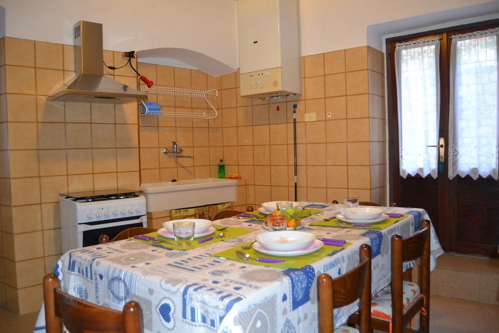 Апартаменти Casa Valentina Бренцоне-суль-Гарда Екстер'єр фото